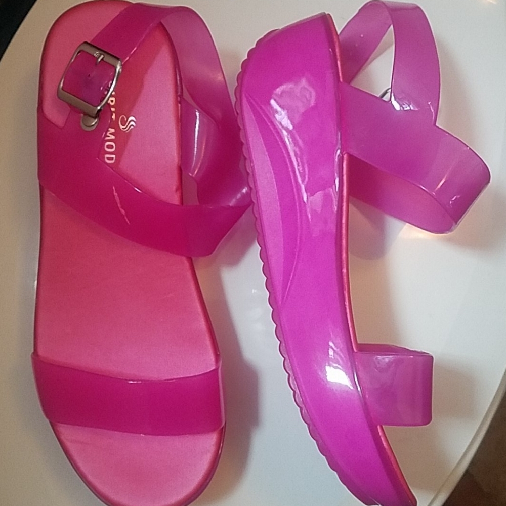 😜NEW and PINK